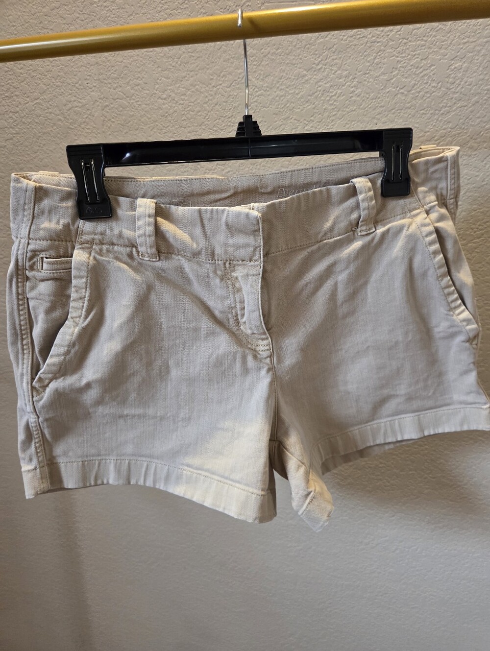 Vineyard Vines Cream Women's Cotton Blend Shorts- Size 4